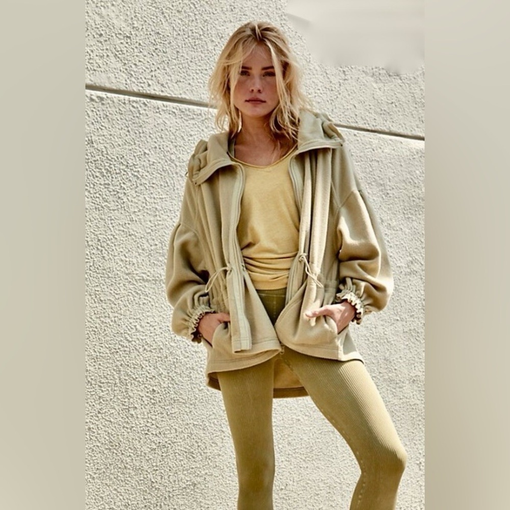 Free People Movement Cream Fleece Jacket sz M